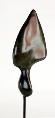 Jeune femme à la coiffe triangulaire - Bronze patiné - H 30cm .jpg