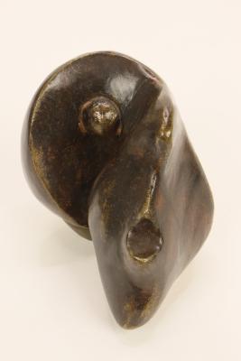 Tête et son oreiller - Bronze patiné - H 5cm.JPG